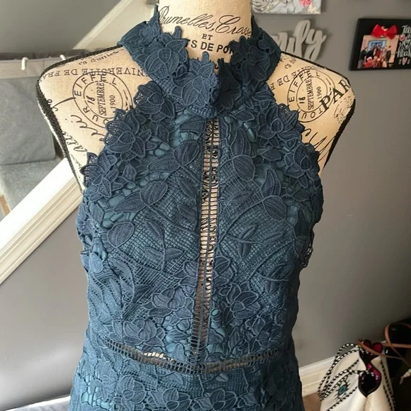 New Bardot Kara Lace Halter Ash Blue - Picture 3 of 4